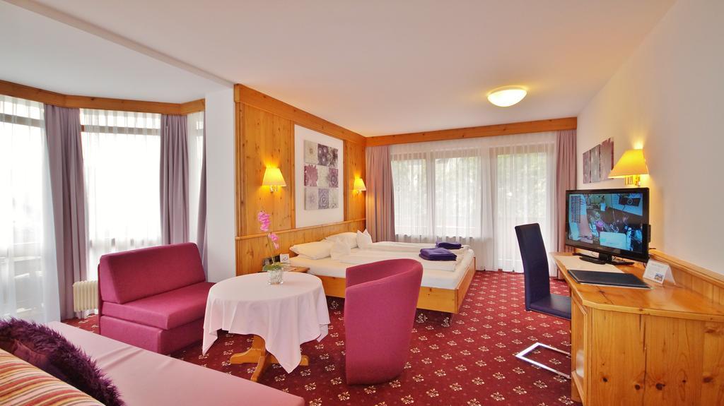 Hotel Schwarzenbergs Traube Glottertal Værelse billede