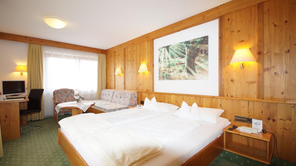 Hotel Schwarzenbergs Traube Glottertal Eksteriør billede