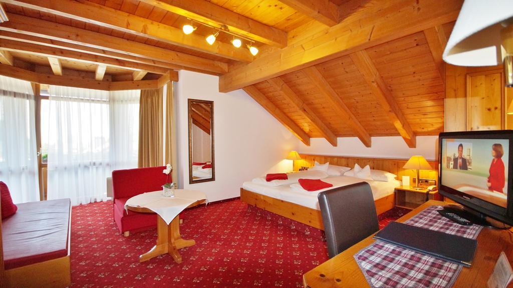 Hotel Schwarzenbergs Traube Glottertal Eksteriør billede