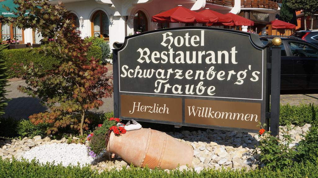 Hotel Schwarzenbergs Traube Glottertal Eksteriør billede