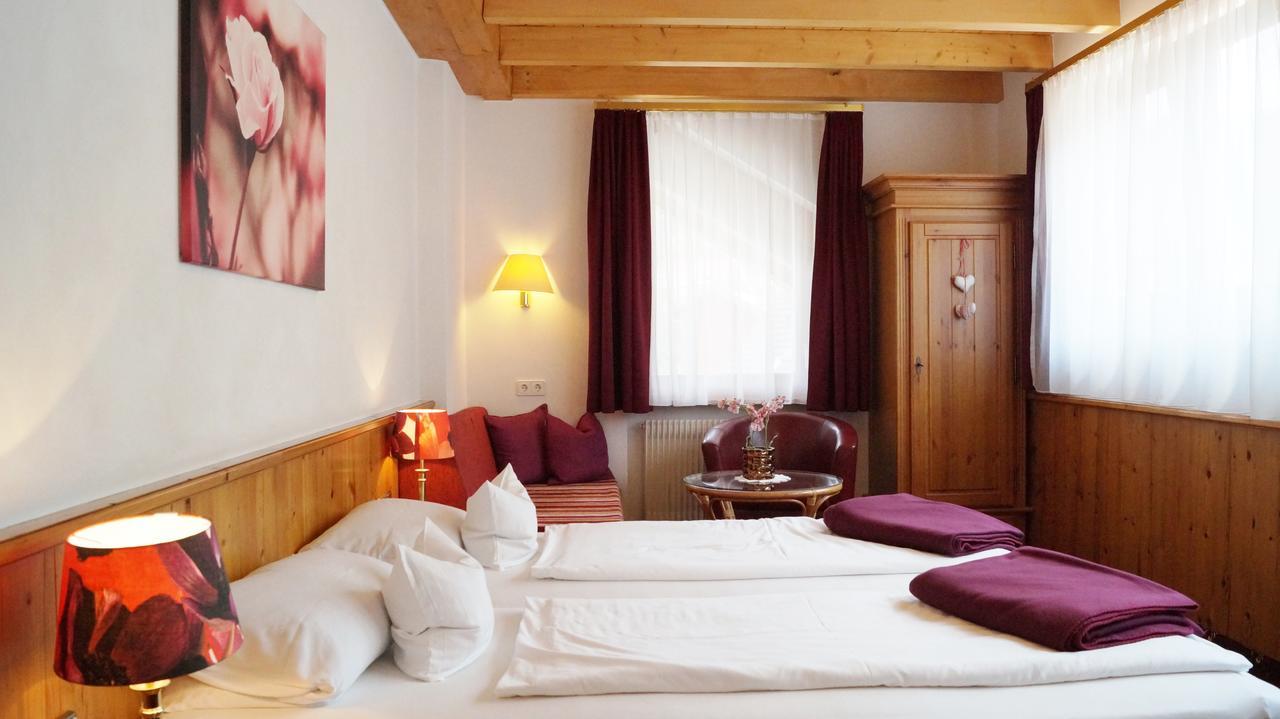 Hotel Schwarzenbergs Traube Glottertal Eksteriør billede